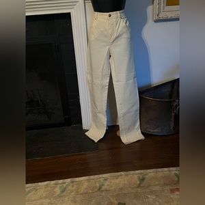 NWOT -Gloria Vanderbilt off-white jeans size 8